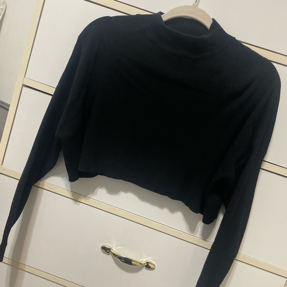 Yummy soft black crop knit sweater perfect to put over a slip dress